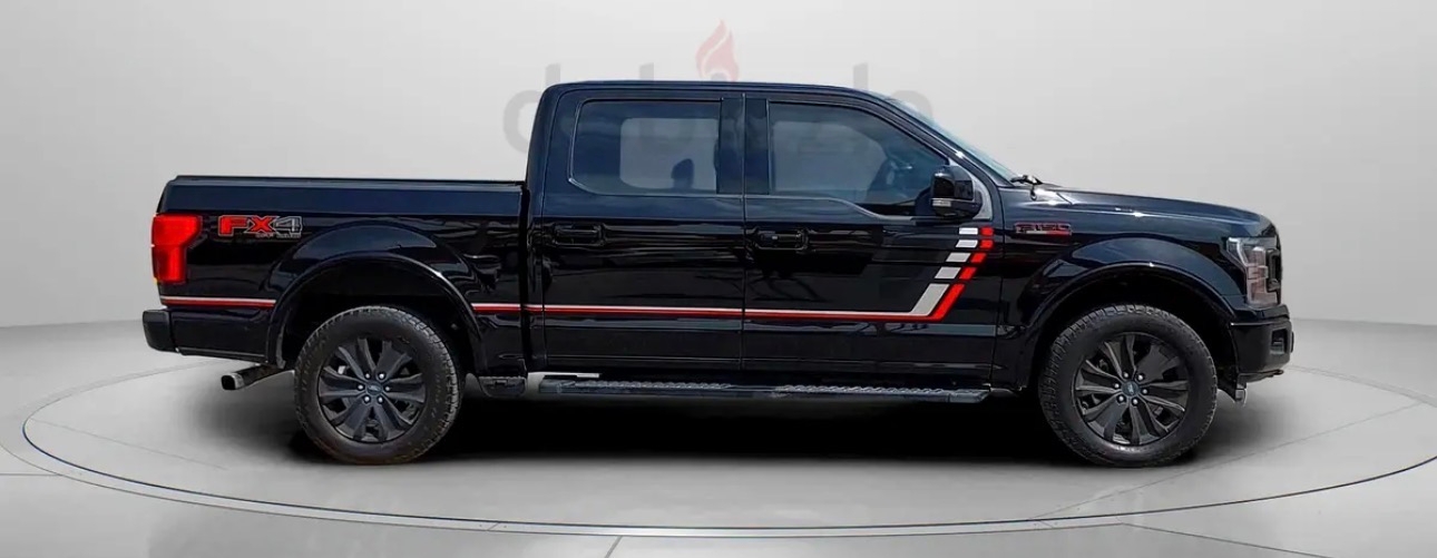 黑色的 福特 F 150 Lariat 2020